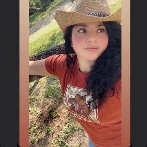 Meet your Posher, Magdalena